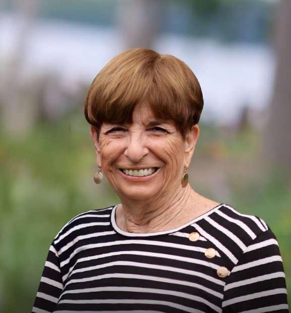 Profile photo of Sandie Schwartz