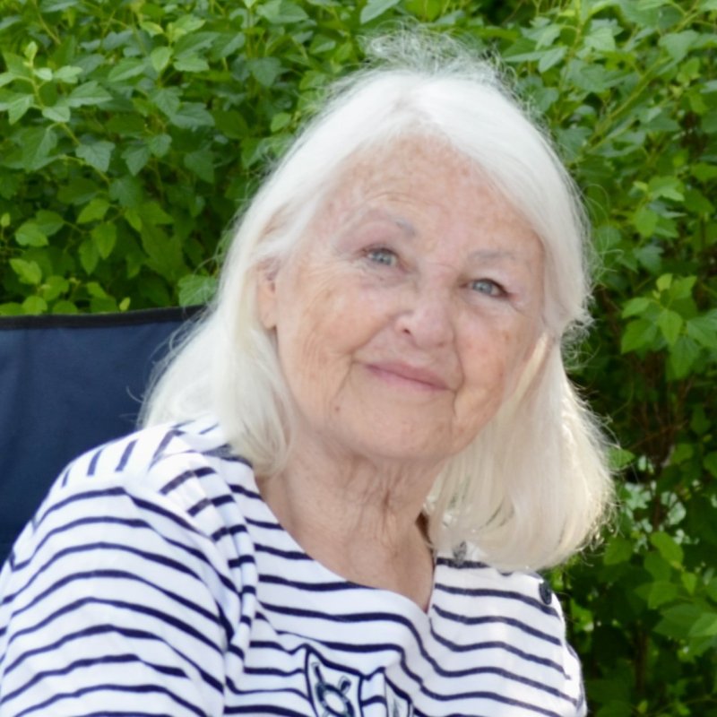 Profile photo of Carolyn 